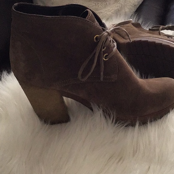 Prada heeled suede boots. - Picture 5 of 15